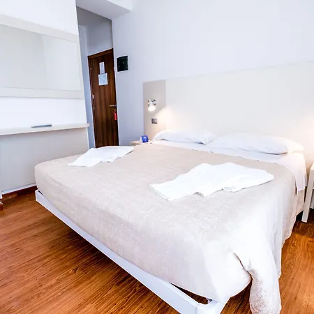 Hotel Saint Louis 3*