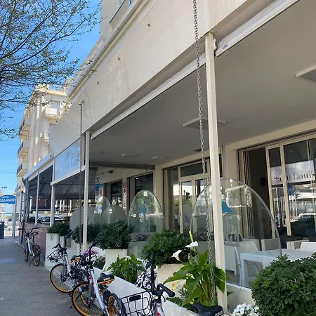 Otel Saint Louis 3*