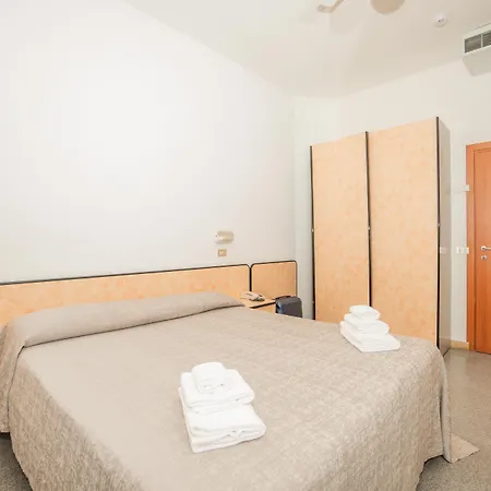 Saint Louis Hotell 3*